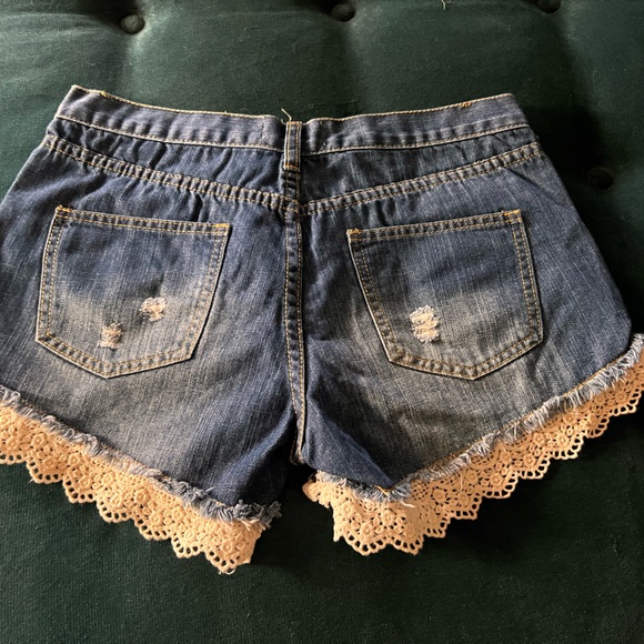 Listicle Lace Trim Jean Shorts Size: medium - Picture 3 of 6
